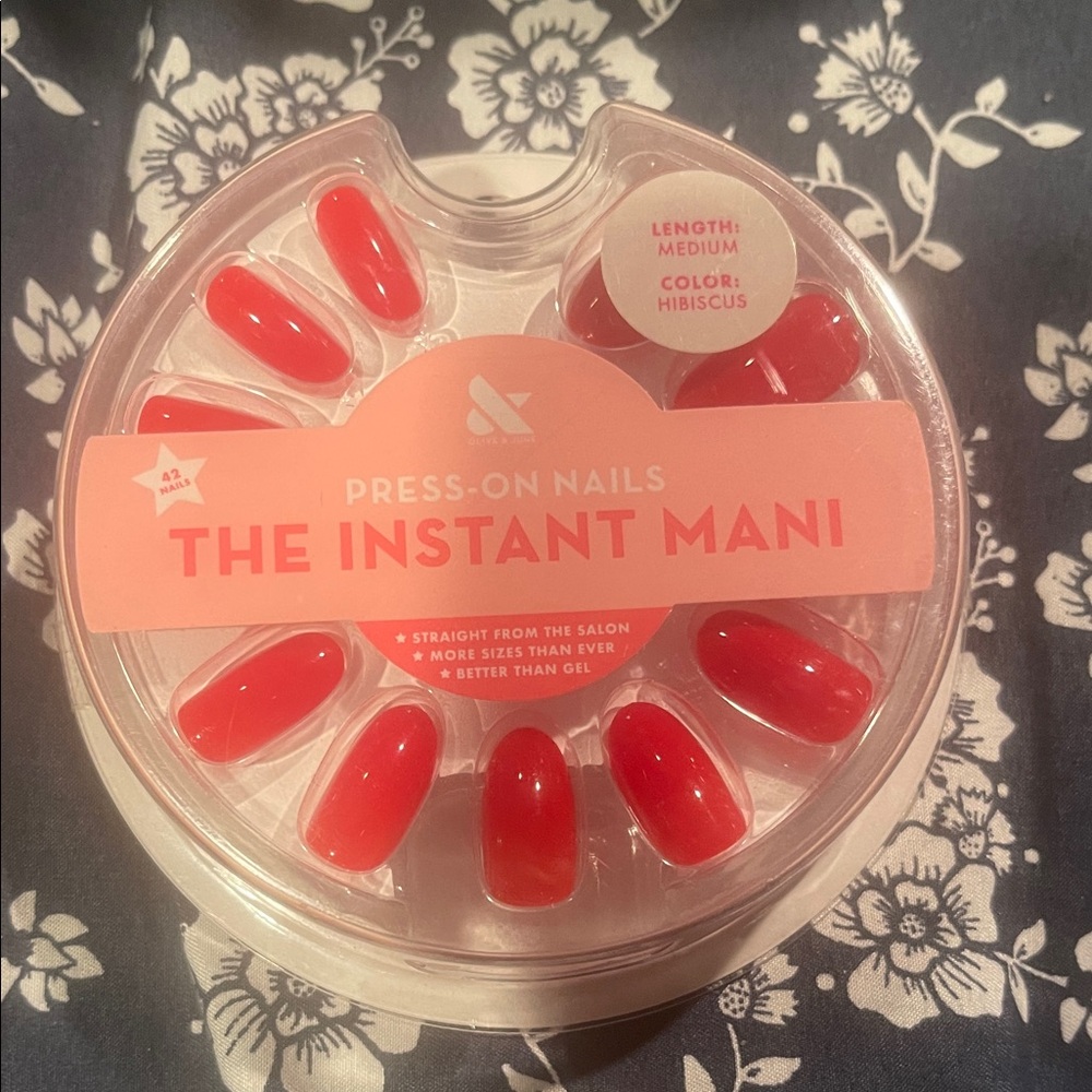 Red Press-On Nails - The Instant Mani